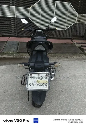 সুজুকি জিক্সার ২০২০ কালো