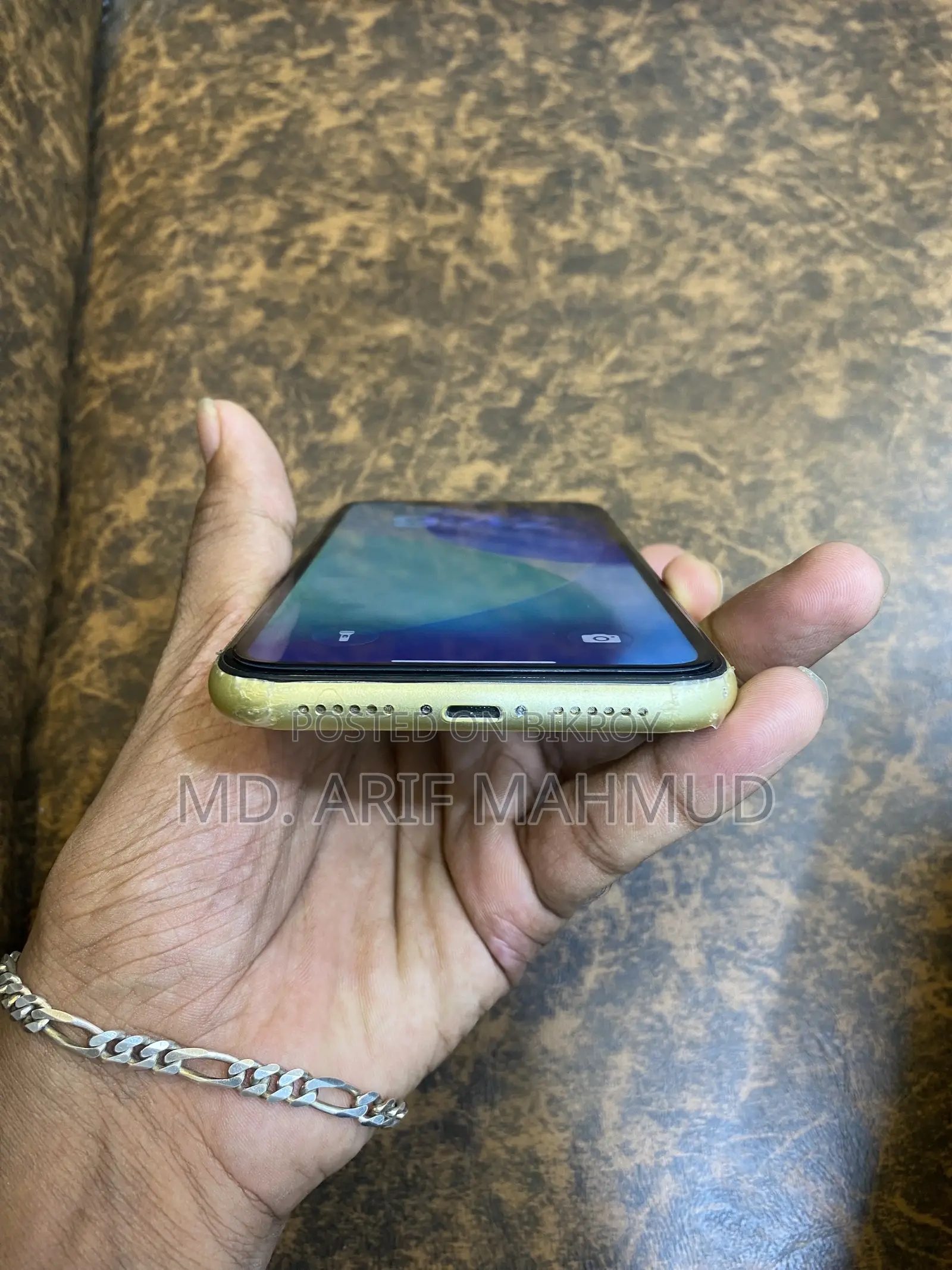 অ্যাপল আইফোন ১১ ১২৮ জিবি হলুদ