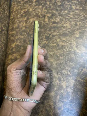 অ্যাপল আইফোন ১১ ১২৮ জিবি হলুদ
