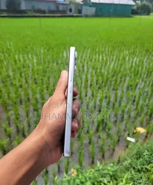 ভীভো ওয়াই ৪০০ ২৫৬ জিবি সাদা