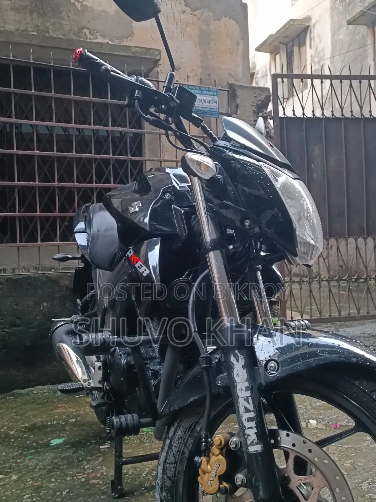 সুজুকি জিক্সার ২০২৩ ব্ল্যাক