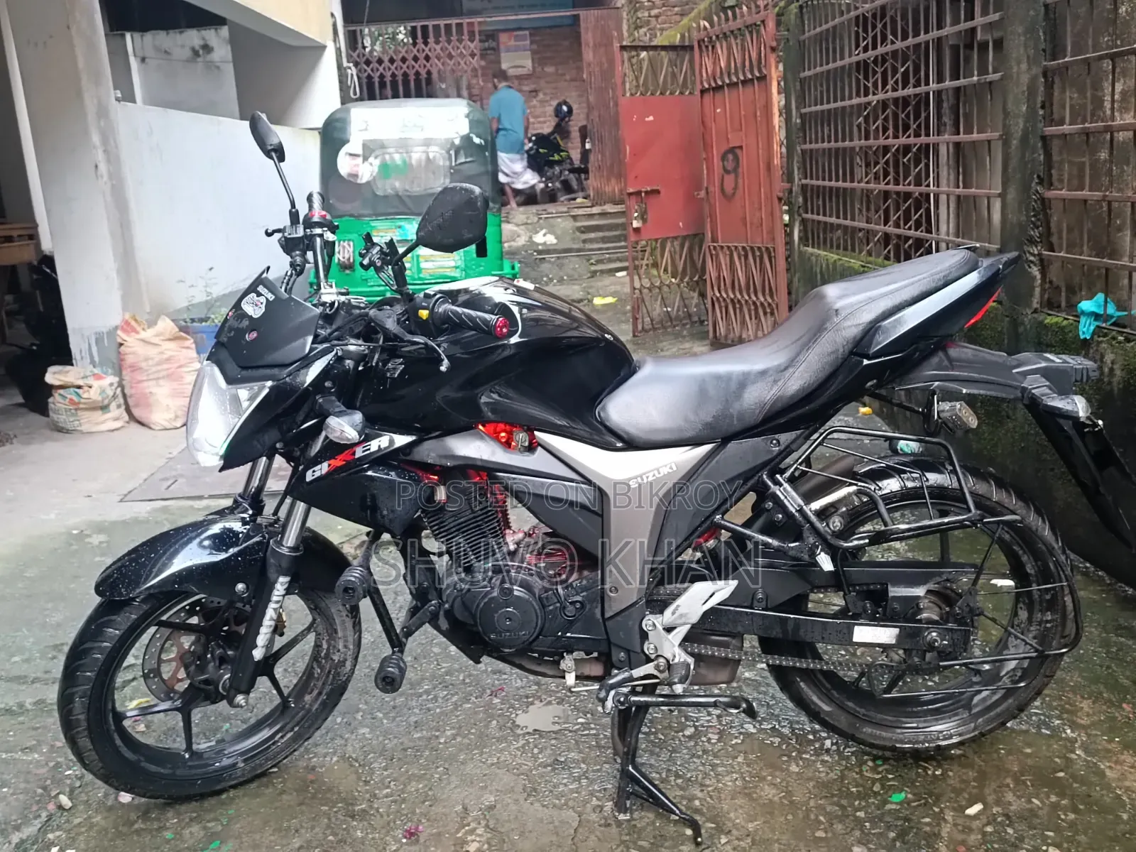 সুজুকি জিক্সার ২০২৩ ব্ল্যাক