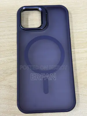 iPhone 12/12 Pro Silicone Case With Stash