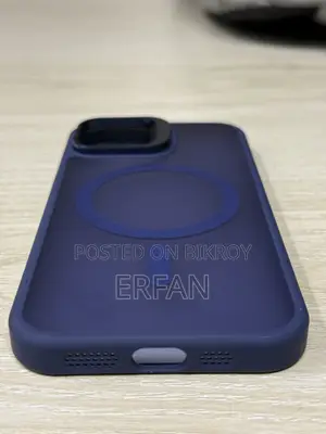 iPhone 12/12 Pro Silicone Case With Stash