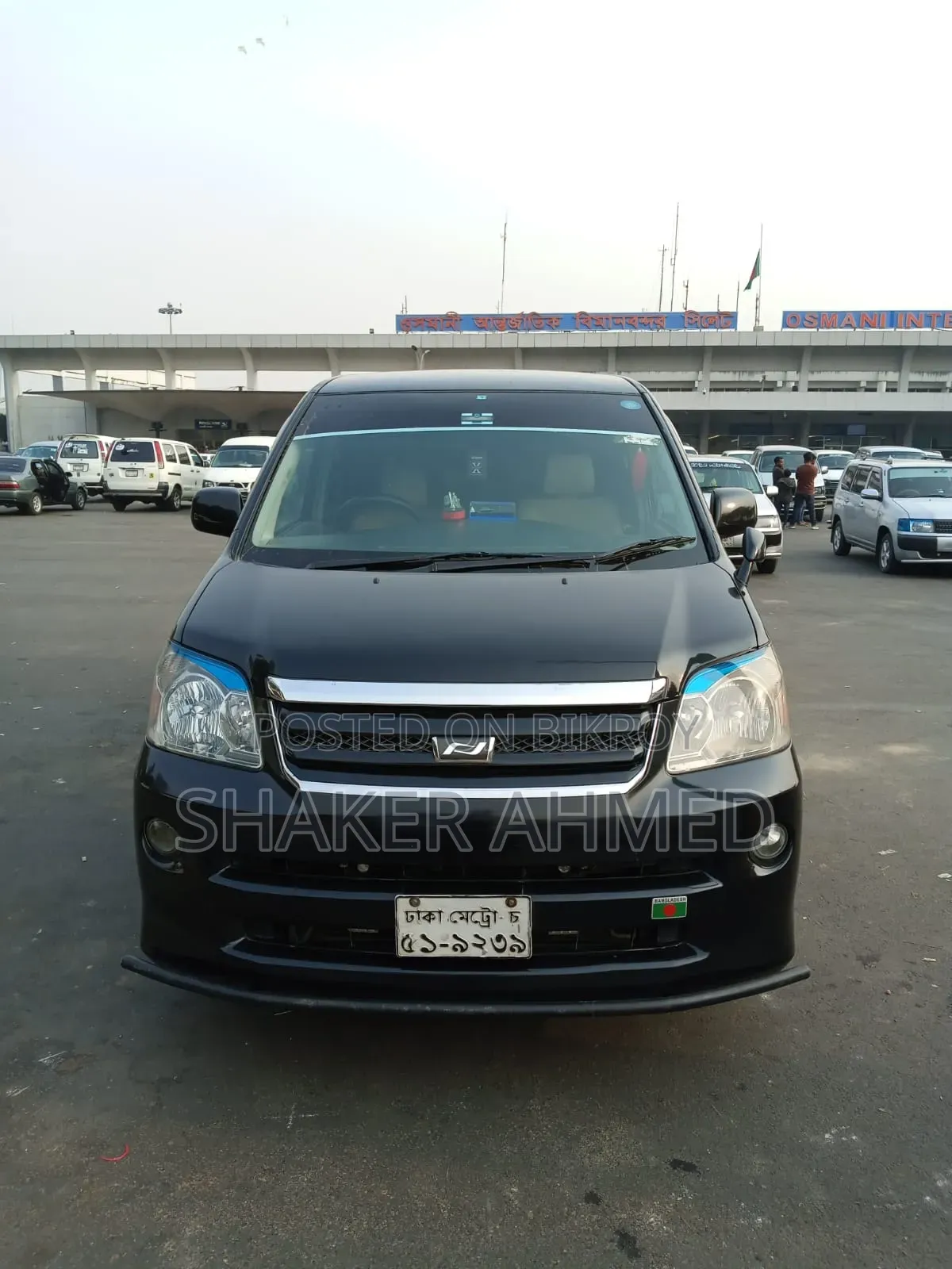 Toyota Noah 2004 Black