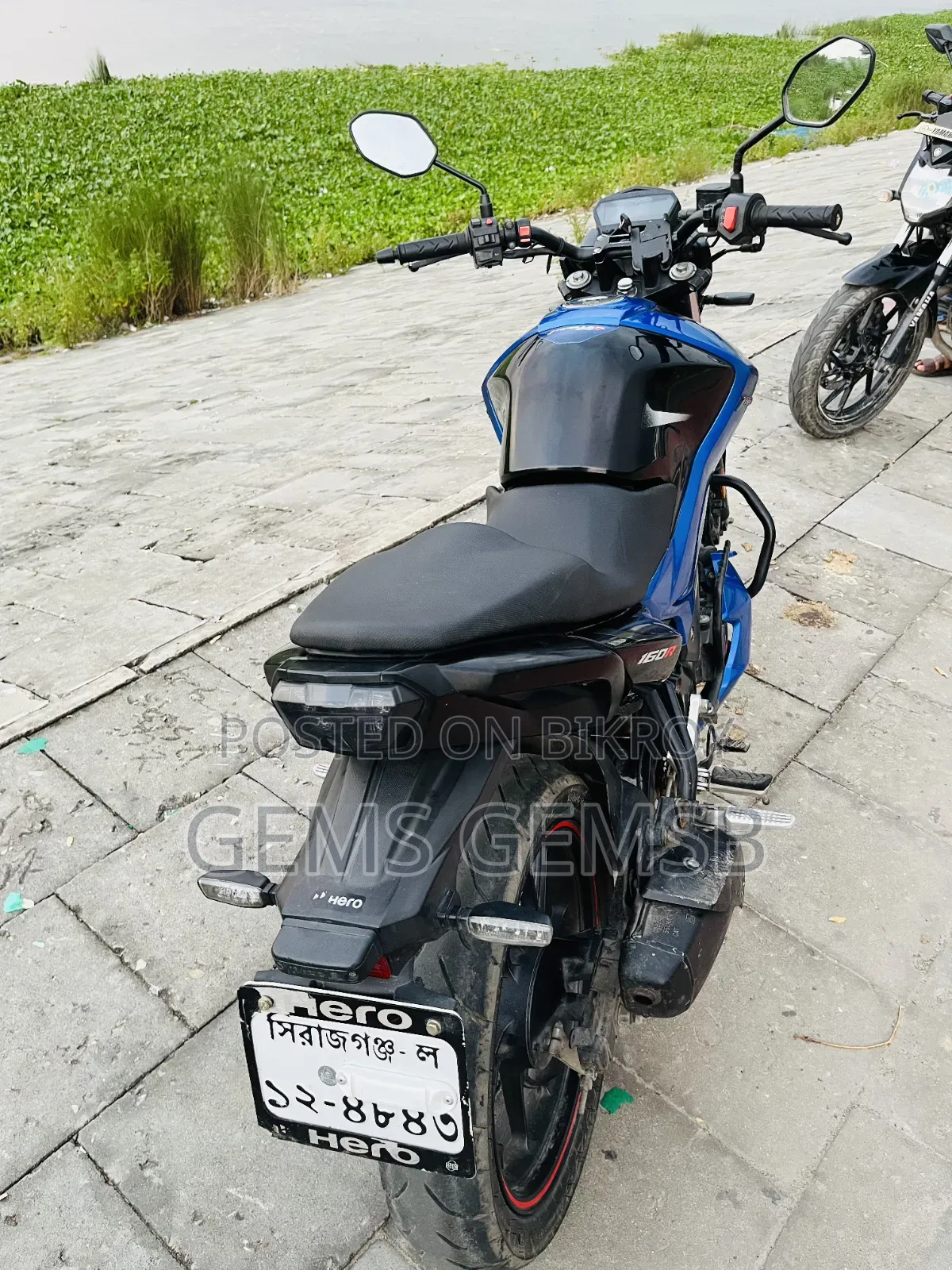 হিরো থ্রিলার ১৬০আর ২০২১ নীল
