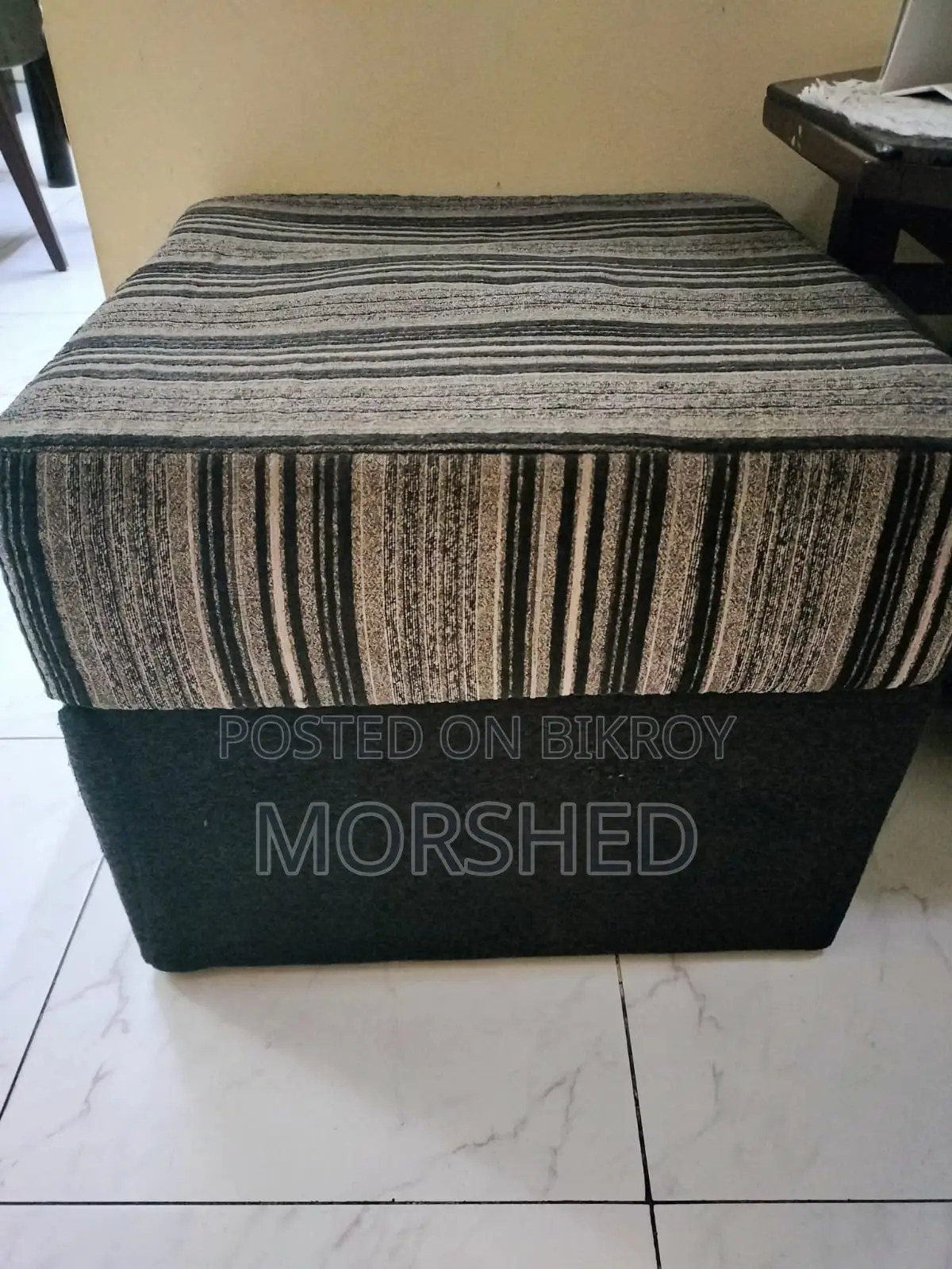 এল শেপড সোফা এবং ২টি সিঙ্গেল সিটার