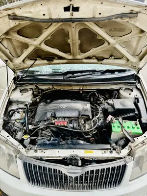 টয়োটা করোল্লা সেডান ২০০৪ পার্ল
