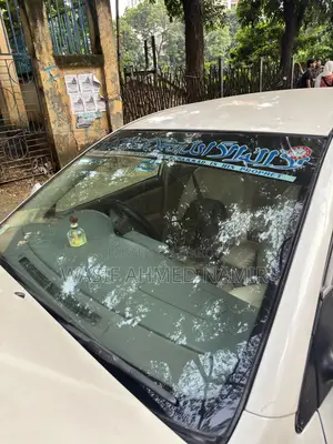 টয়োটা করোল্লা সেডান ২০০৪ পার্ল