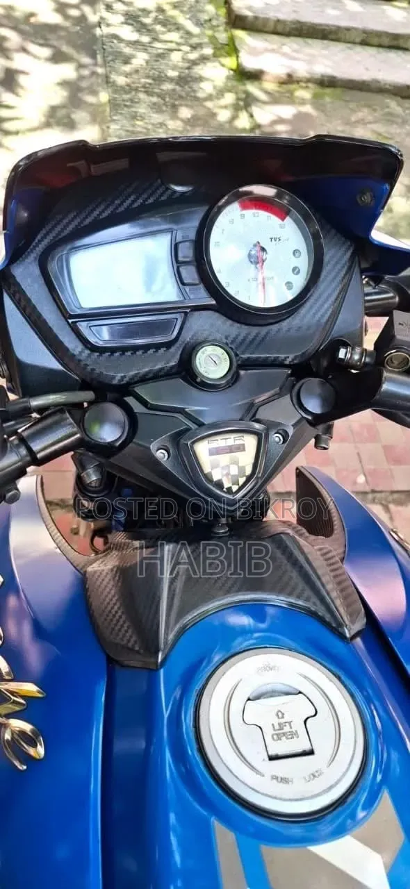 TVS Apache RTR 160 2V 2017 Blue