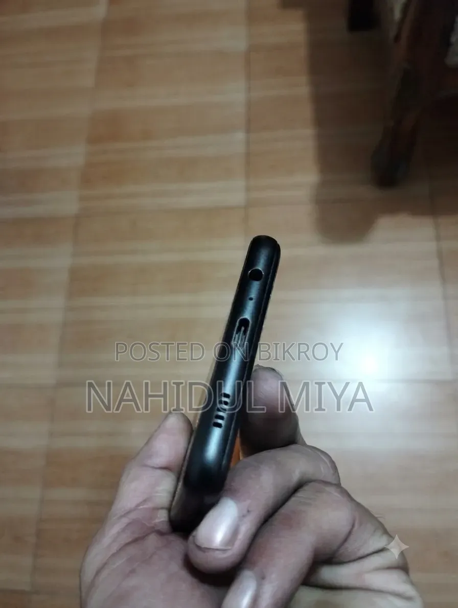 স্যামসাং গ্যালাক্সি এ১২ ৬৪ জিবি কালো