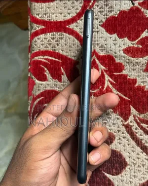 স্যামসাং গ্যালাক্সি এ১২ ৬৪ জিবি কালো