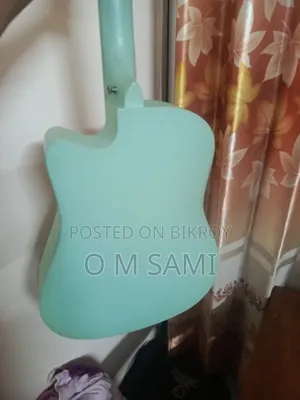 ক্যাবট অ্যাকোস্টিক গিটার