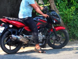 Bajaj Pulsar 150 2015 Red