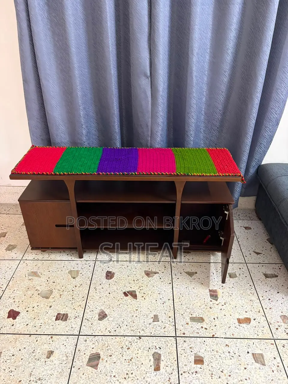 টিভি ক্যাবিনেট