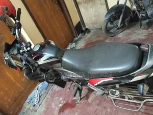 বাজাজ ডিসকভার ১২৫ ২০২১ কালো