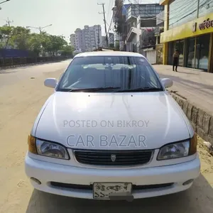 Toyota Corolla Sedan 1995 White
