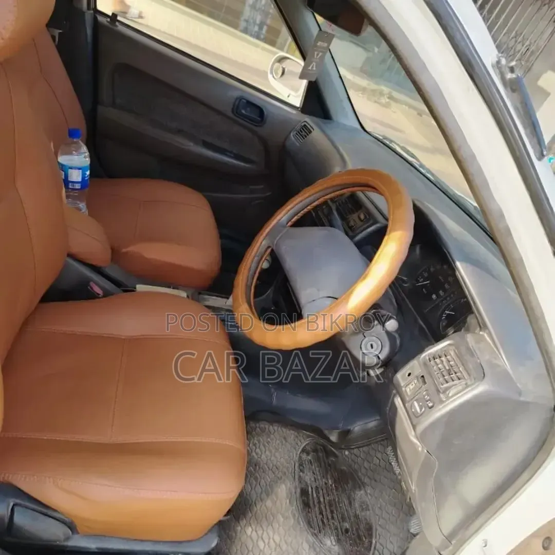 Toyota Corolla Sedan 1995 White