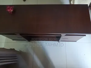 টিভির কেবিনেট বিক্রির জন্য। ব্যবহৃত