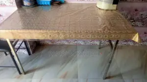 ডাইনিং টেবিল এবং চেয়ার