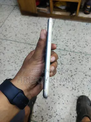 অ্যাপল আইফোন ১১ ১২৮ জিবি হোয়াইট
