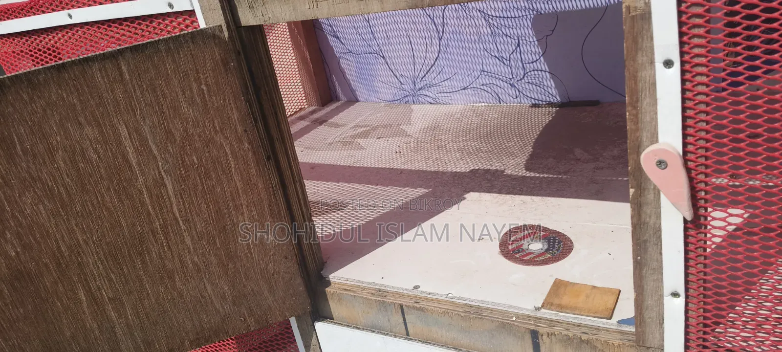 পাখি এবং পায়রার জন্য বড় খাঁচা সানকৌনার