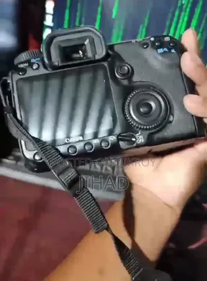 DSLR Camera