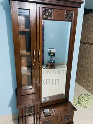 ড্রেসিং টেবিল