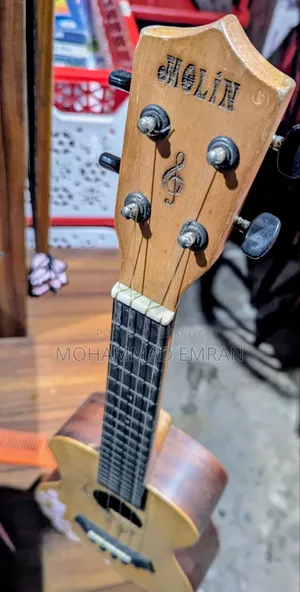 Molin Soprano Ukulele (21-Inch)