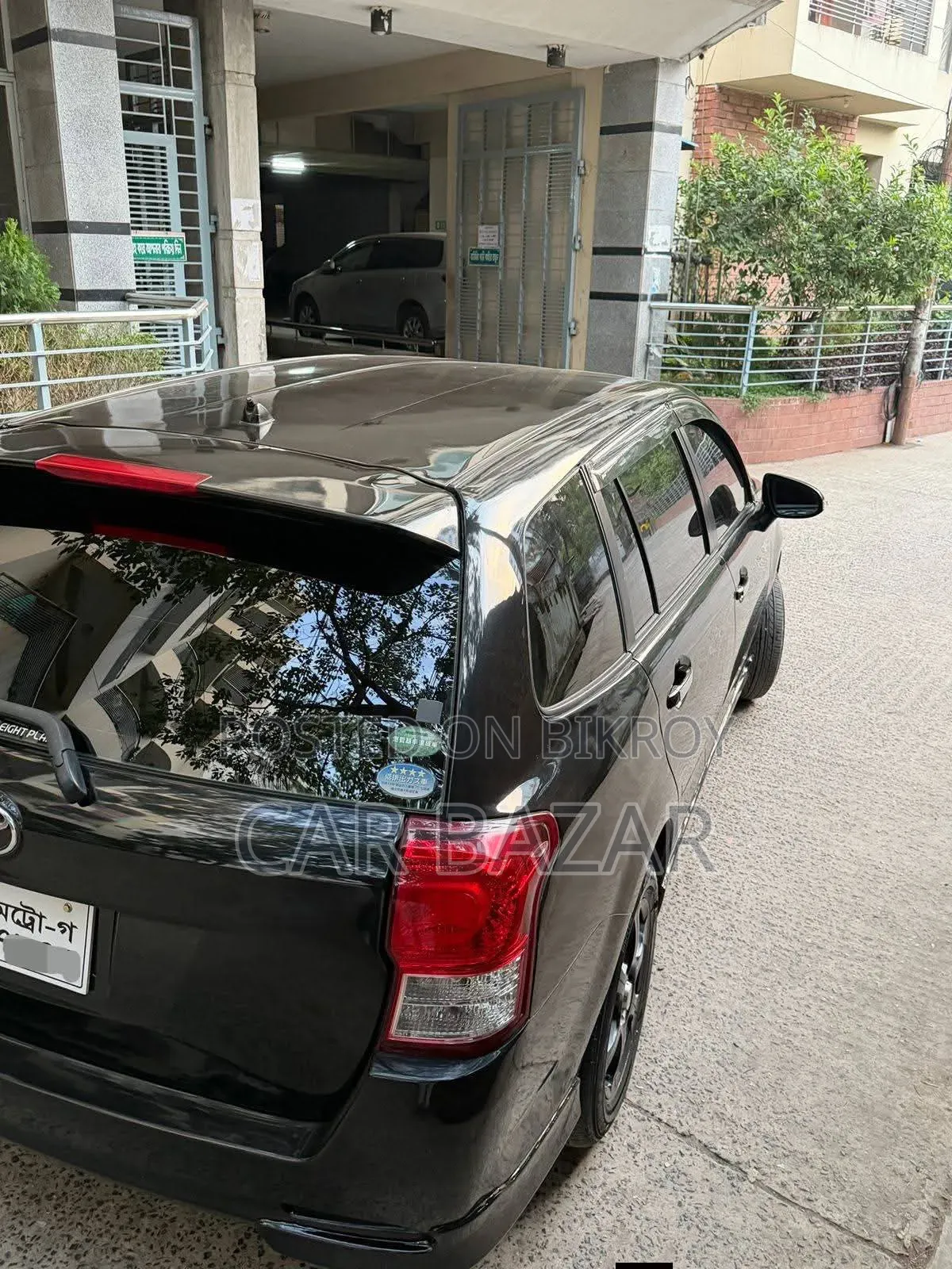 টয়োটা করোলা ফিল্ডার ১.৫ পেট্রোল এফডব্লিউডি ২০১৩ কালো