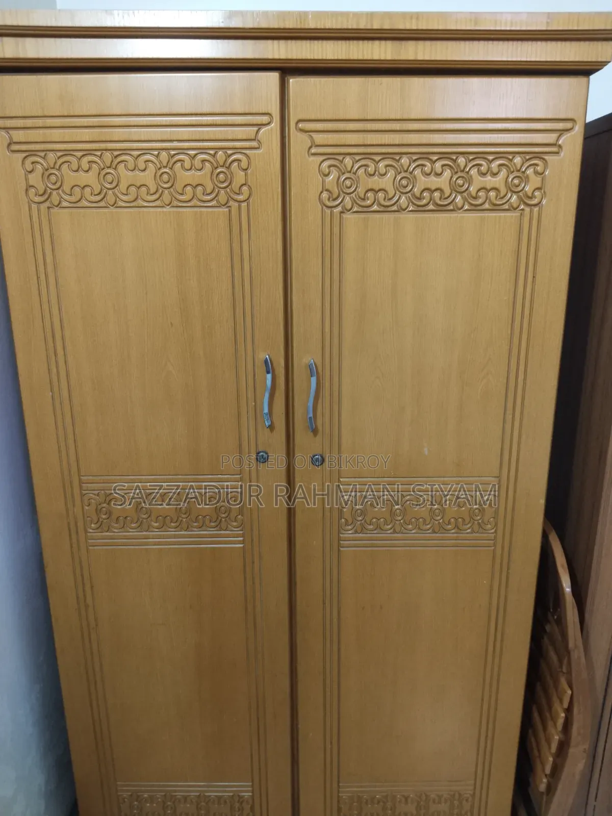 Almirah Will Be Sold
