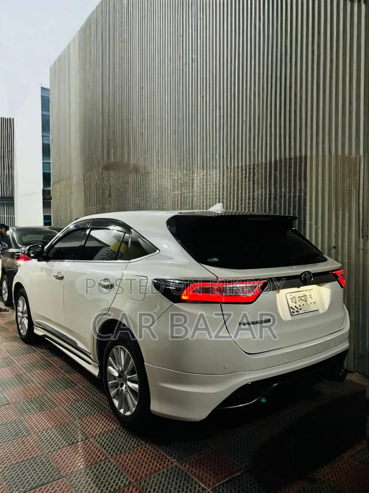 টয়োটা হ্যারিয়ার প্রিমিয়াম অ্যাডভান্সড প্যাকেজ ২০১৫ পার্ল