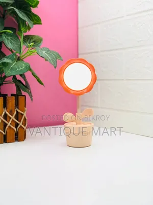 Flower-Shaped LED Desk Lamp L0731