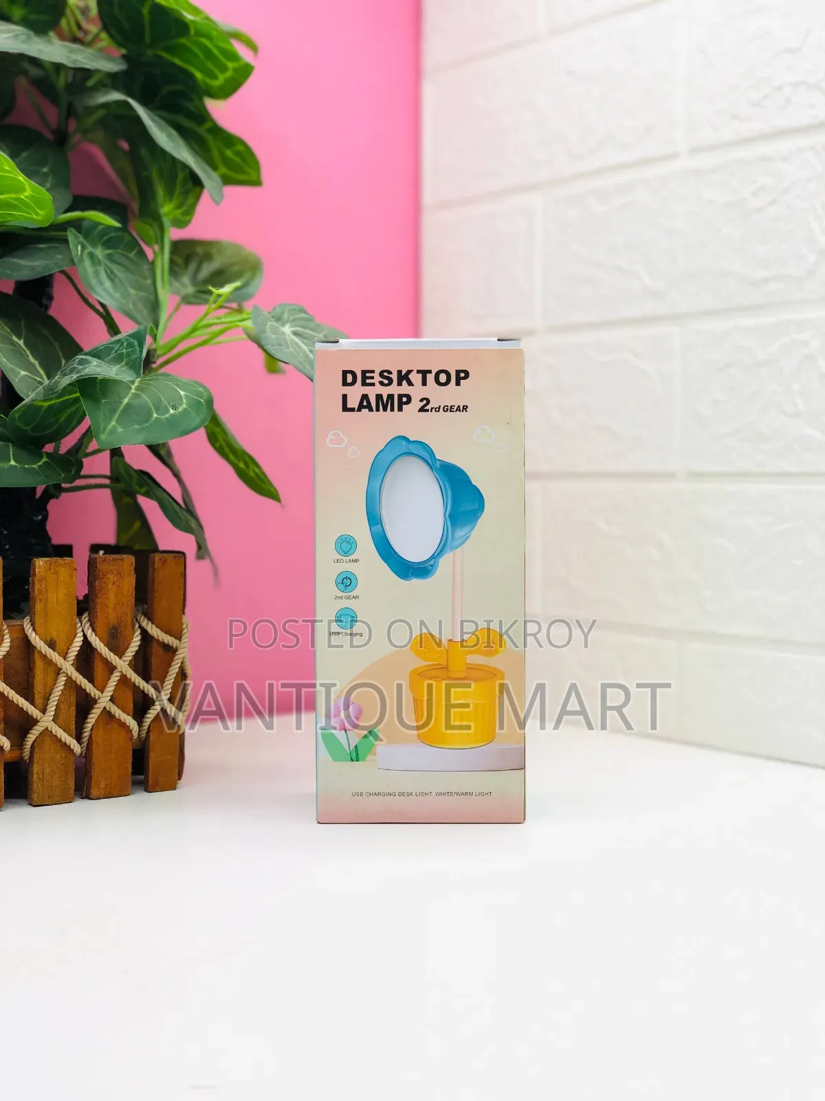 Flower-Shaped LED Desk Lamp L0731