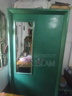 Almirah with Mirror