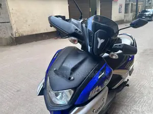 ইয়ামাহা ২০২১ নীল