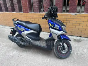 ইয়ামাহা ২০২১ নীল