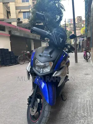 ইয়ামাহা ২০২১ নীল