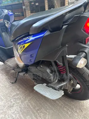 ইয়ামাহা ২০২১ নীল