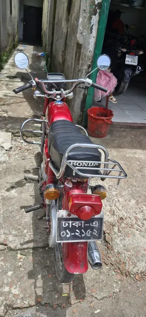 Honda 2001 Red