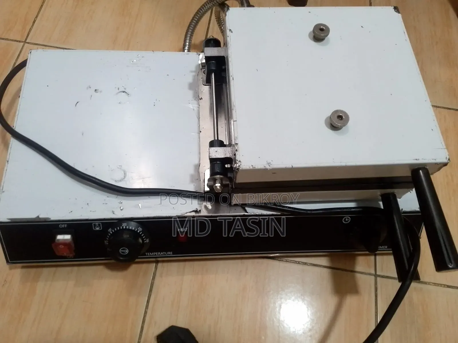 Waffle Machine