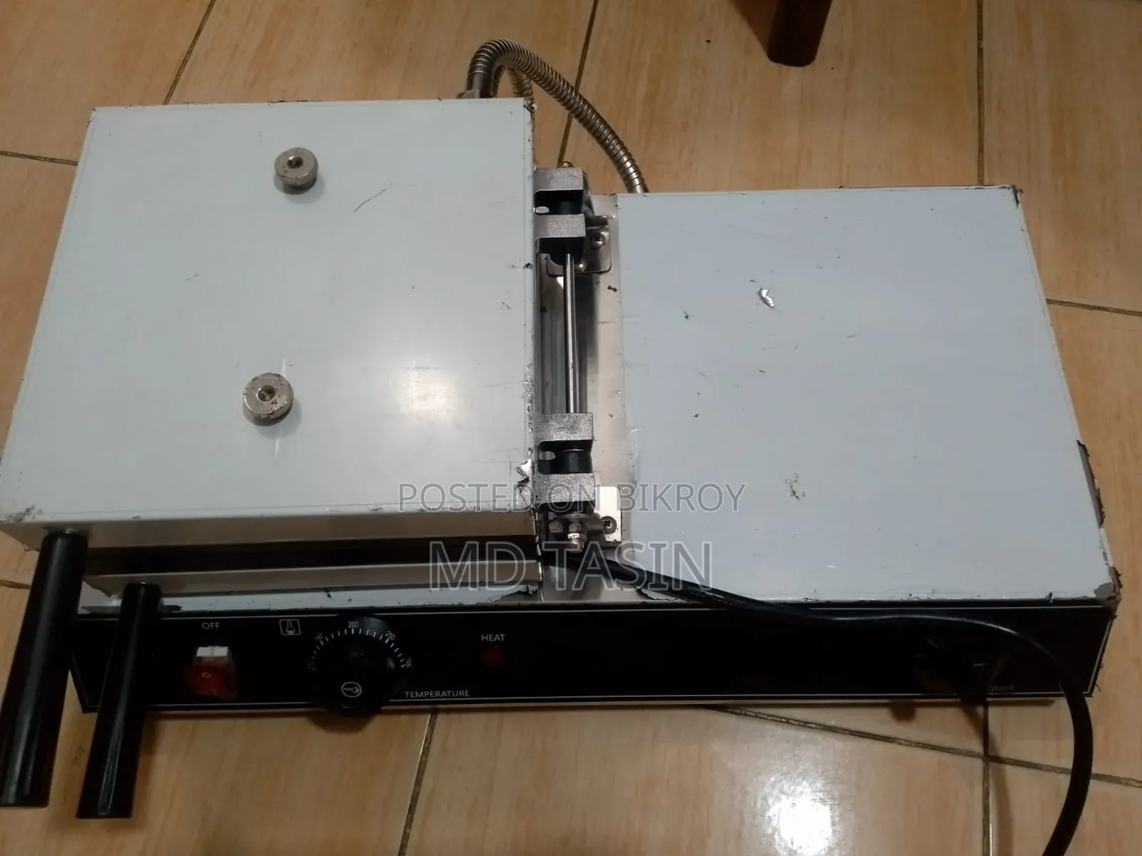 Waffle Machine