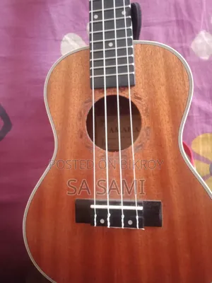একটি নতুন উকুলেলে বিক্রি হবে।