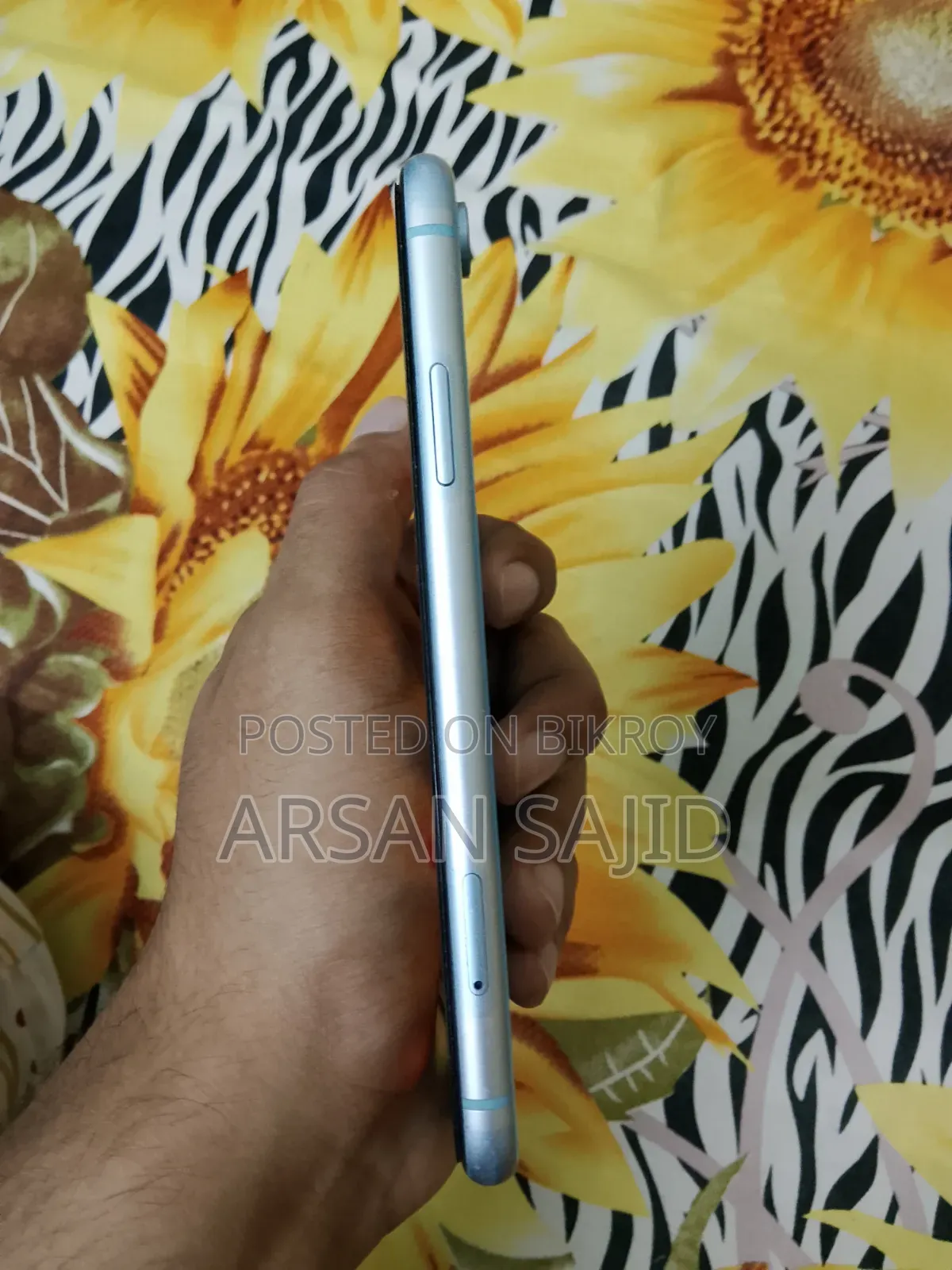 অ্যাপল আইফোন এক্সআর ১২৮ জিবি নীল
