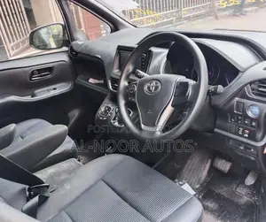 Toyota Noah 2021 Silver