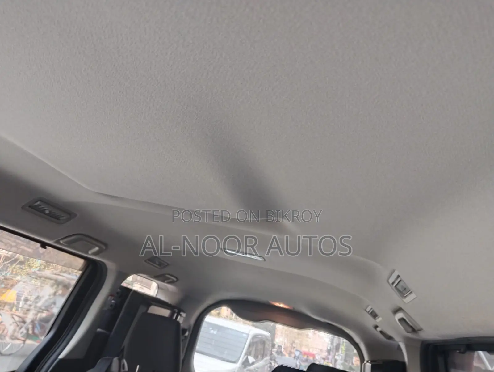 Toyota Noah 2021 Silver