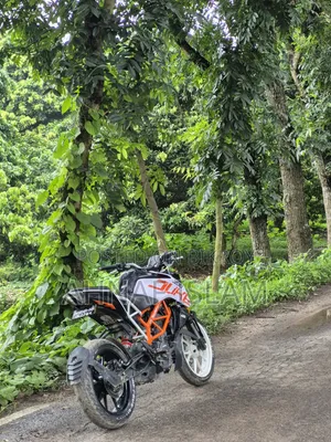 কেটিএম ডিউক ১২৫ ২০২১ হোয়াইট