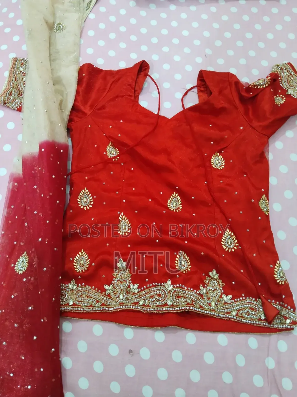 ইউসড লেহেঙ্গা বিক্রি করতে আগ্রহী