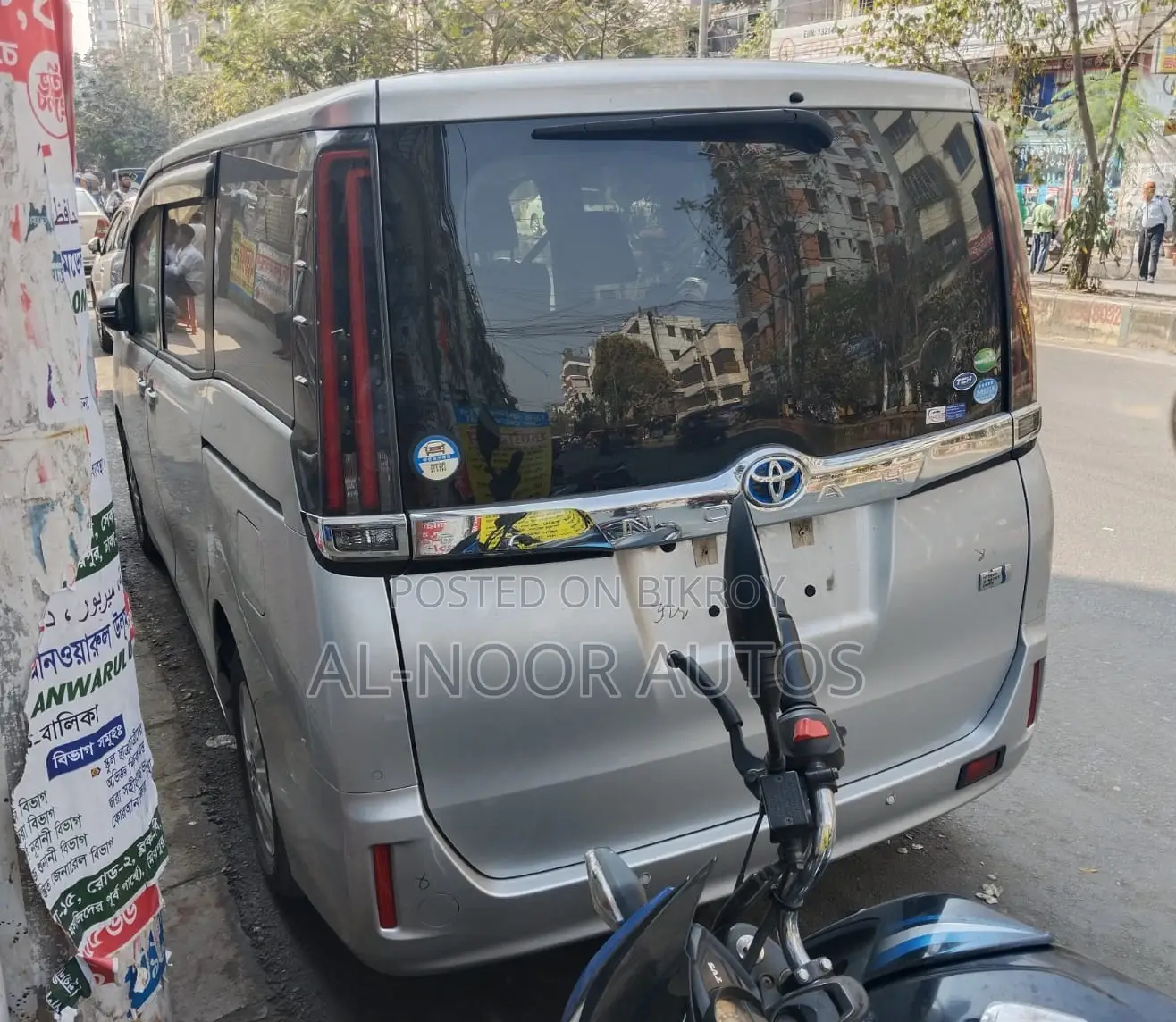 Toyota Noah 2021 Silver