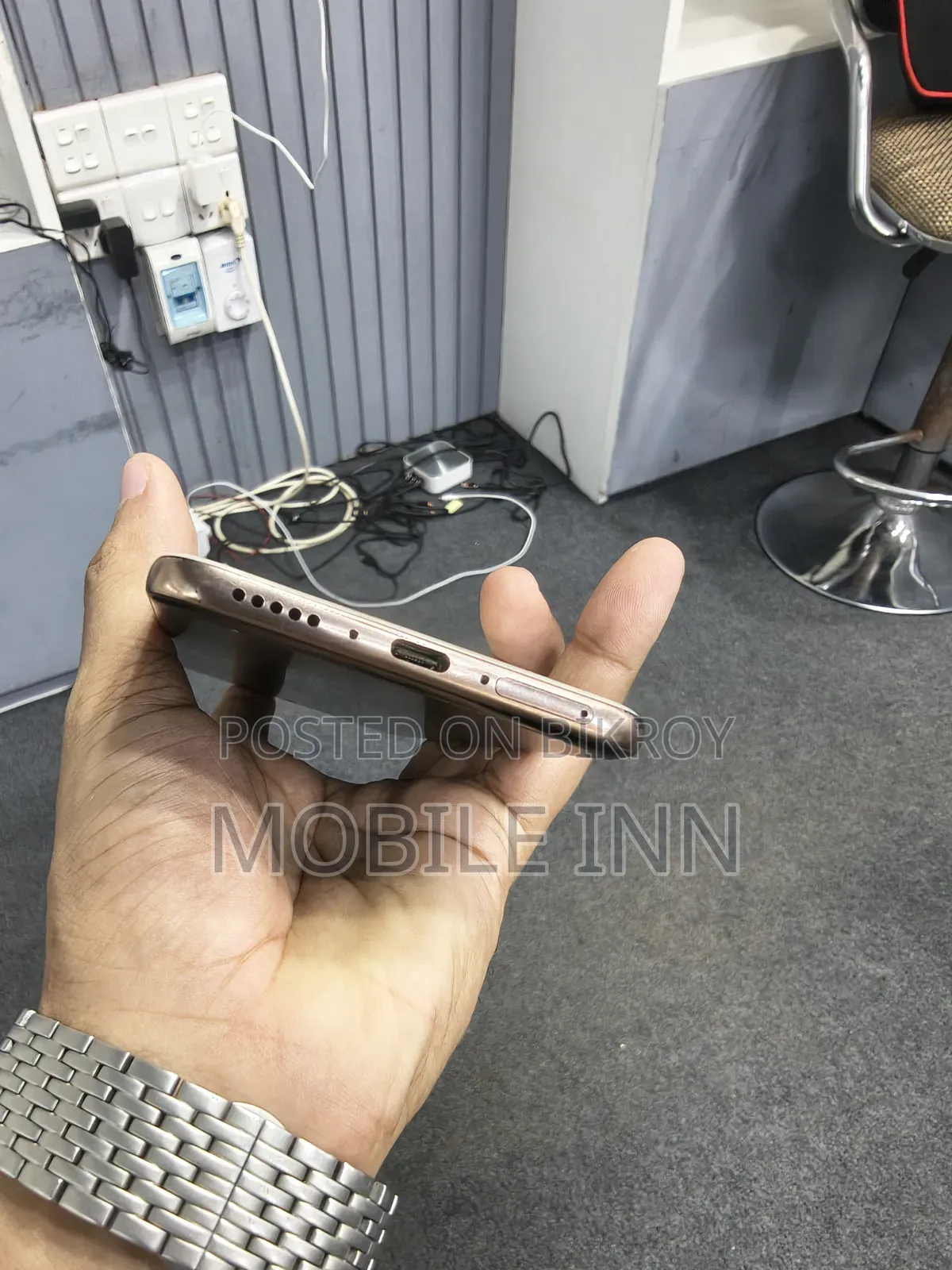 Vivo V60e 128 GB Gold